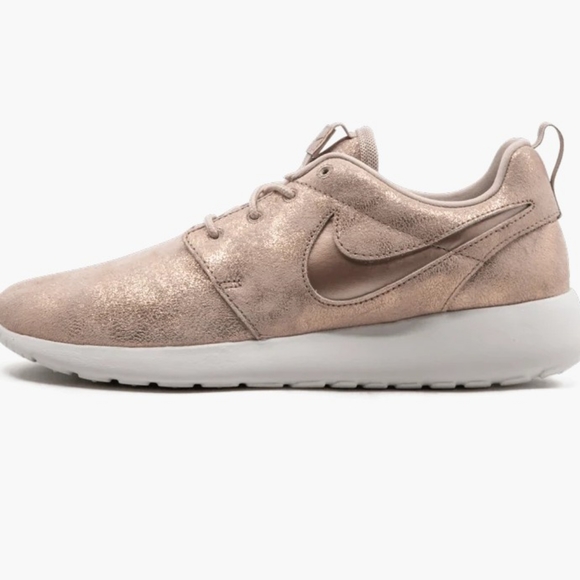 SOLD 🎉HP Nike Roshe One Prm Sneakers 8.5 - Picture 4 of 13